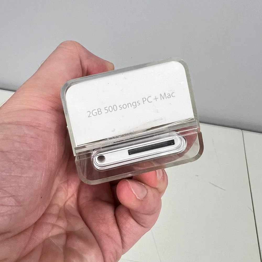 Apple iPod nano 2nd Gen 2GB Silver A1199 MA477LL/A New Open Box MINT & COMPLETE